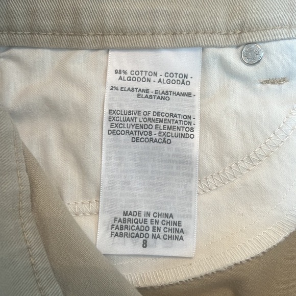 Denizen from Levi’s Shorts Size 8 Beige/tan. Womens - Picture 4 of 10